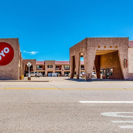 Oyo Hotel Groesbeck Bagian luar foto