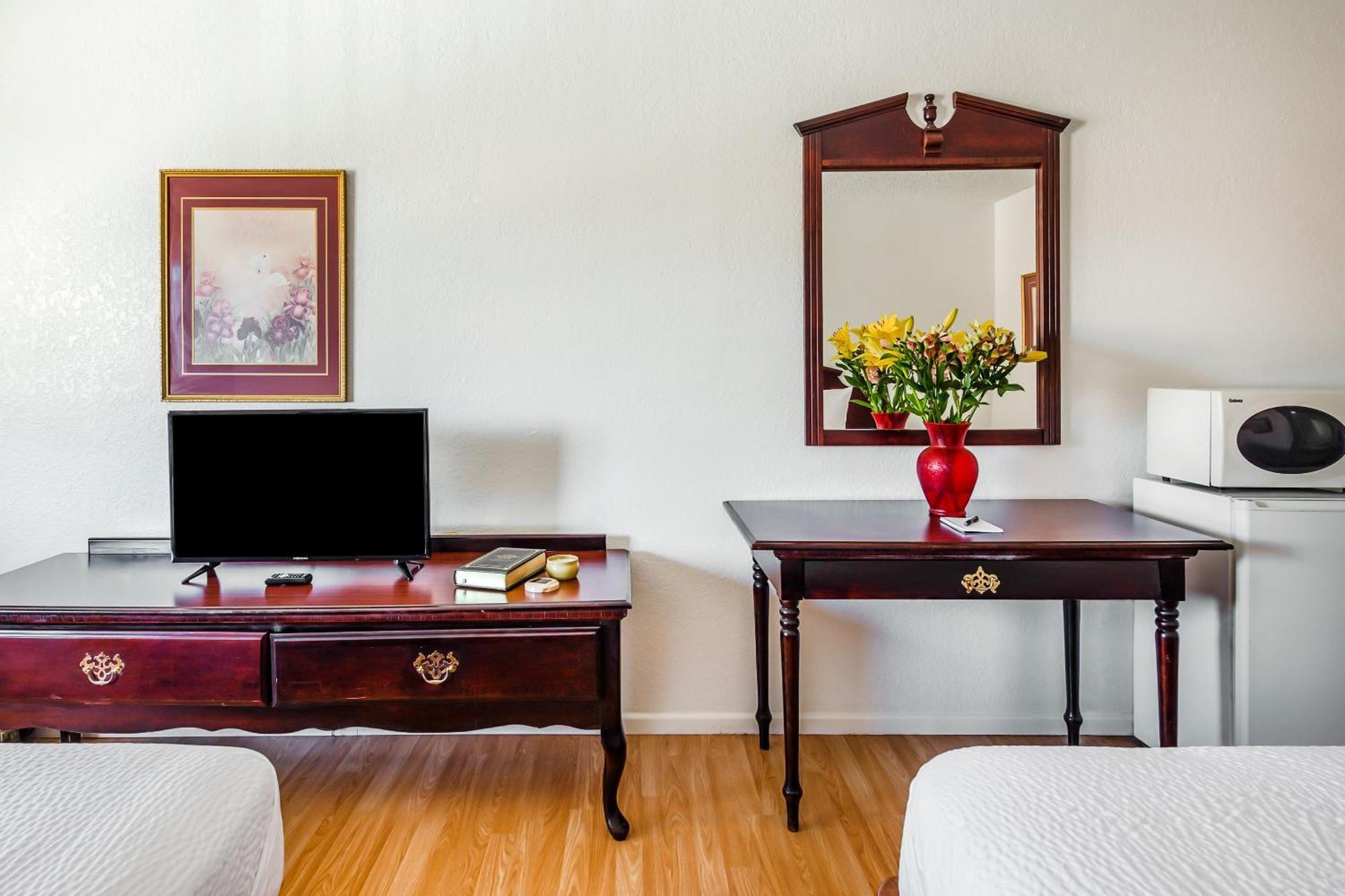 Oyo Hotel Groesbeck Bagian luar foto