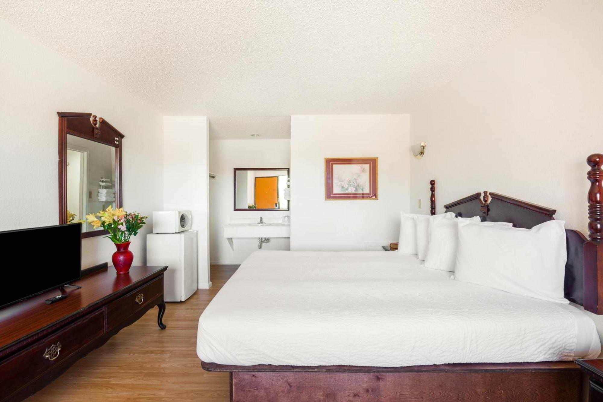 Oyo Hotel Groesbeck Bagian luar foto