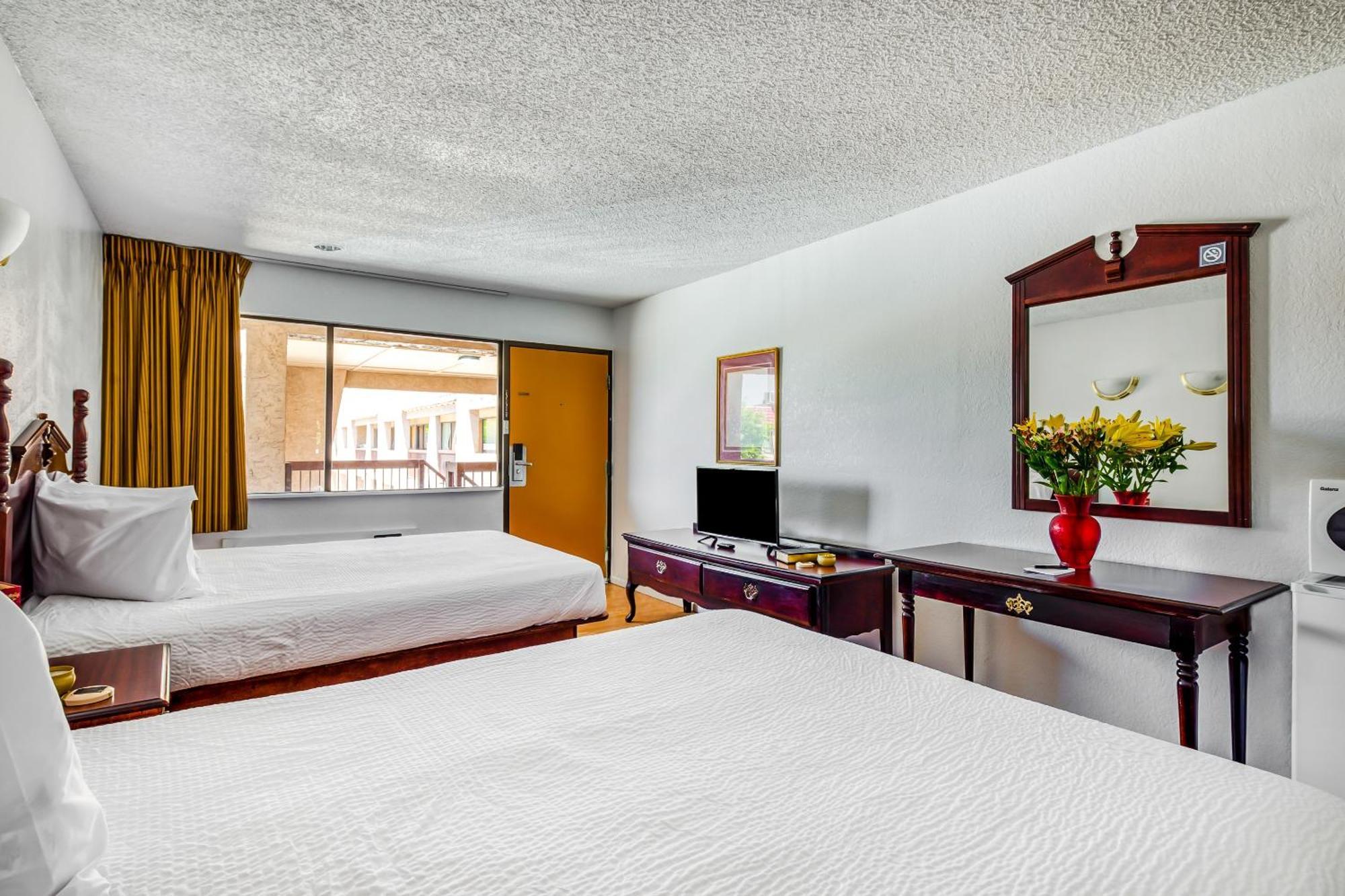 Oyo Hotel Groesbeck Bagian luar foto