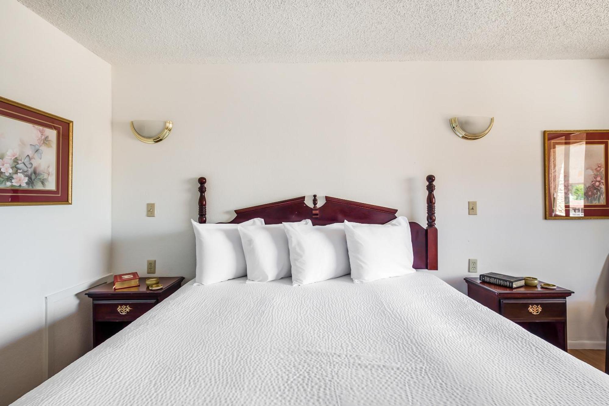 Oyo Hotel Groesbeck Bagian luar foto