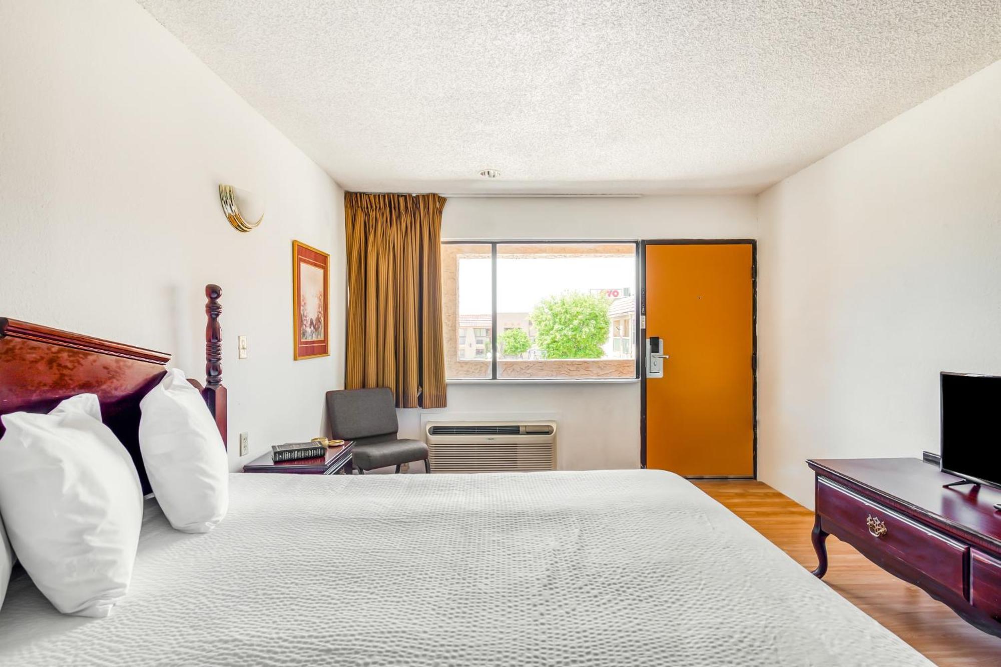 Oyo Hotel Groesbeck Bagian luar foto