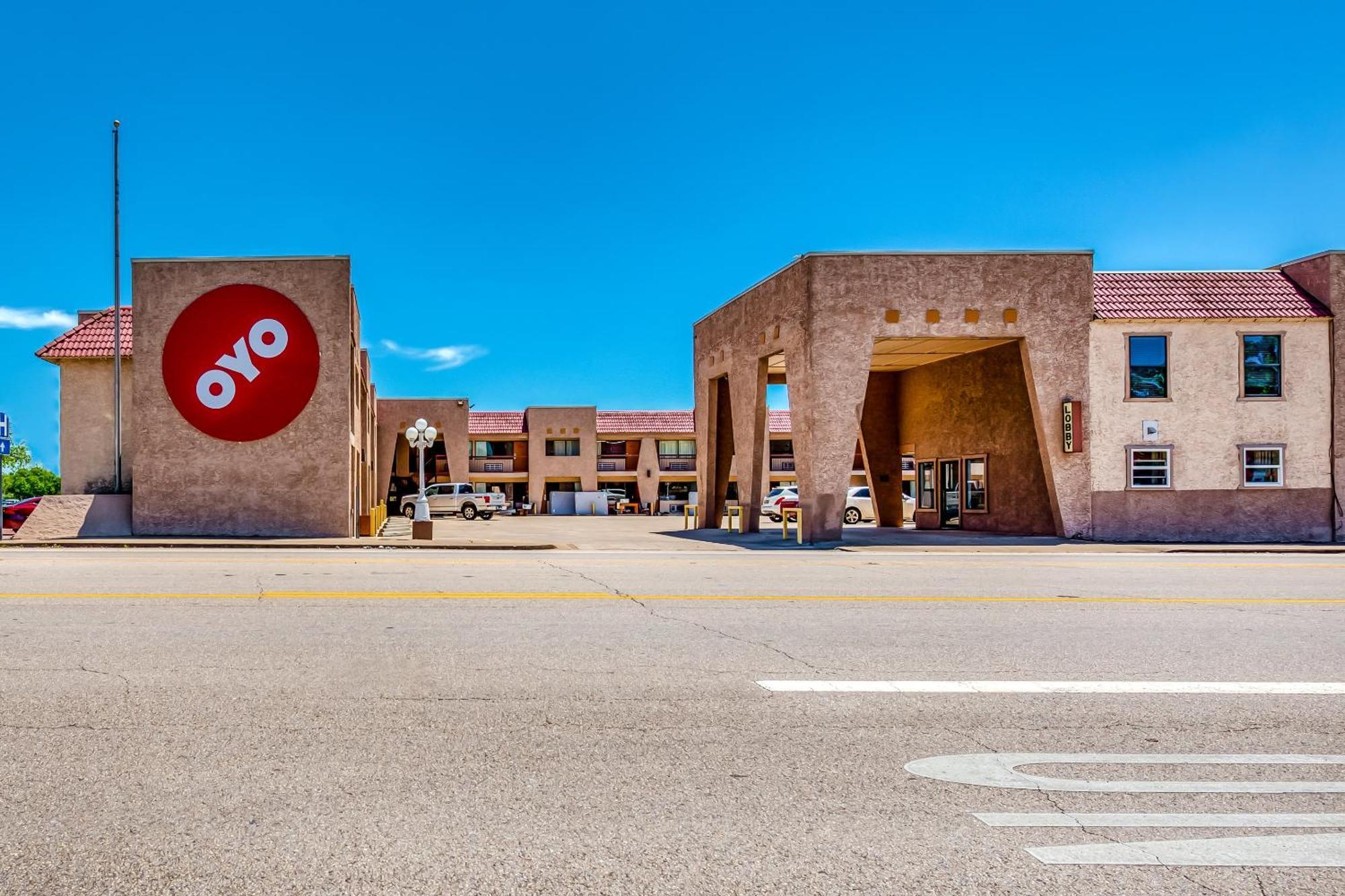 Oyo Hotel Groesbeck Bagian luar foto