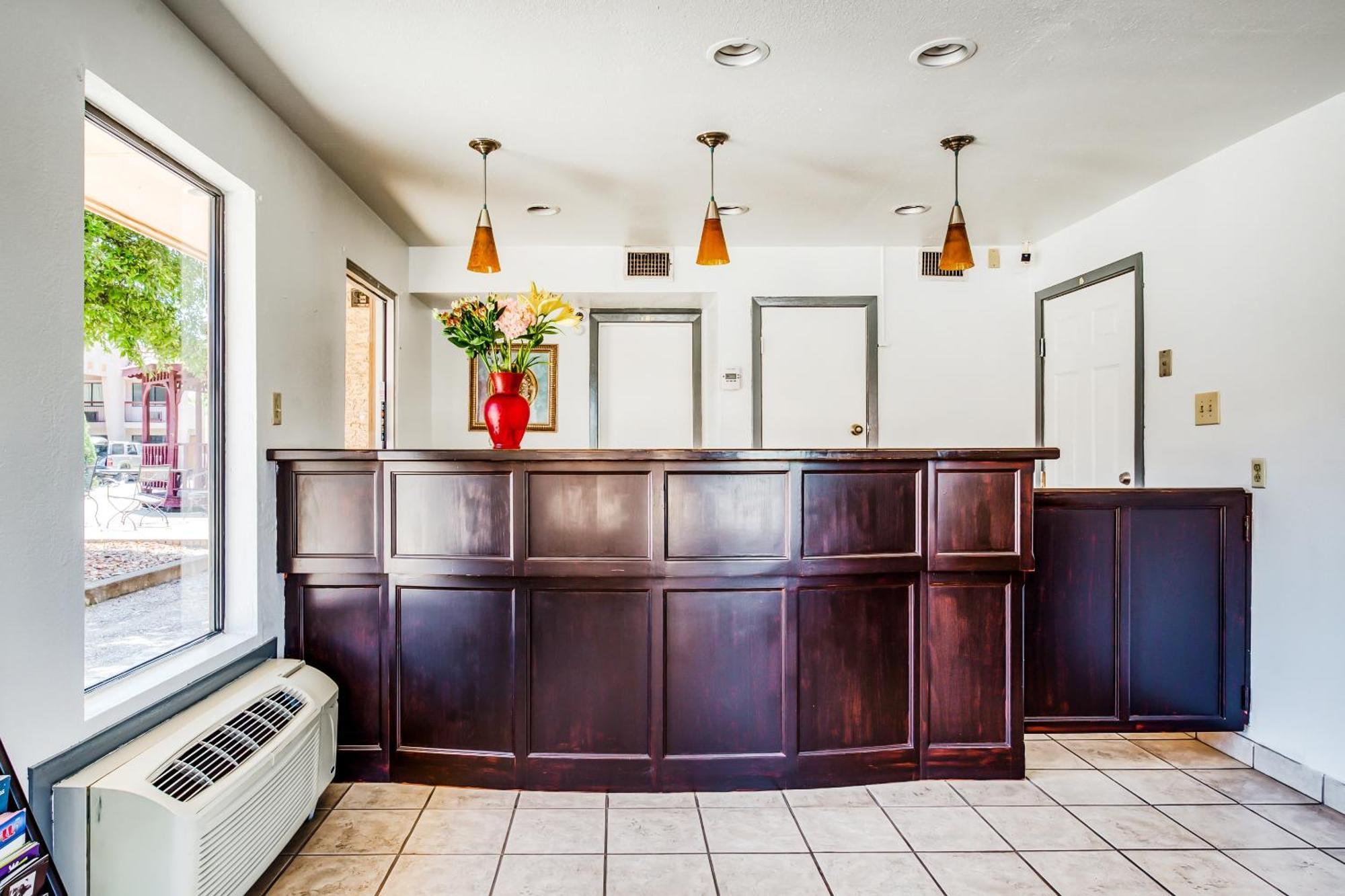 Oyo Hotel Groesbeck Bagian luar foto