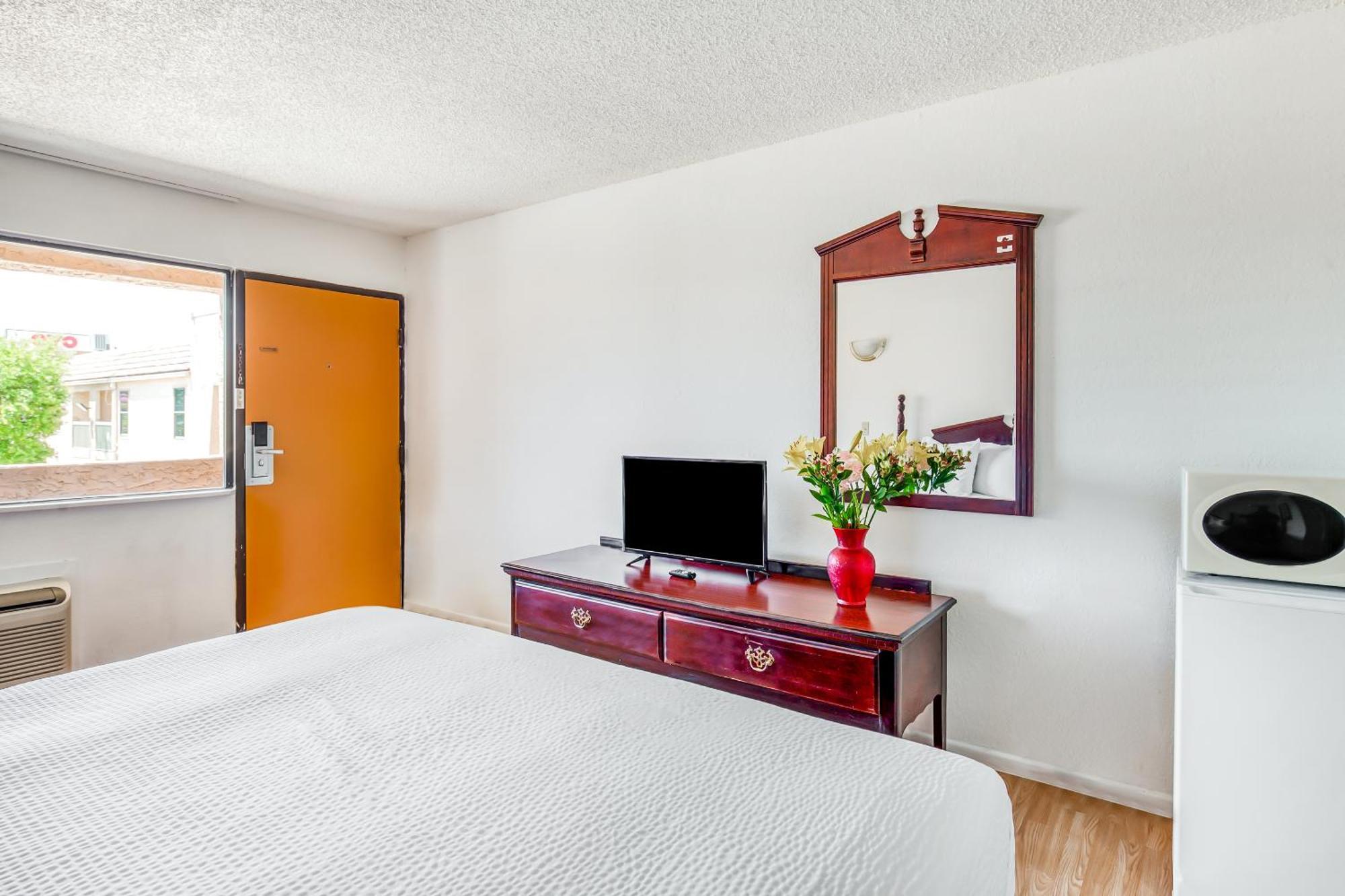 Oyo Hotel Groesbeck Bagian luar foto