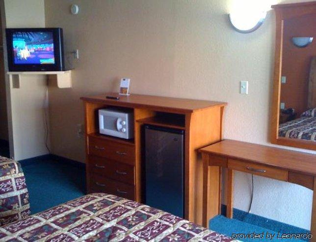 Oyo Hotel Groesbeck Bagian luar foto