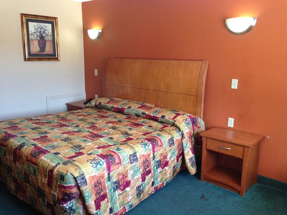 Oyo Hotel Groesbeck Bagian luar foto