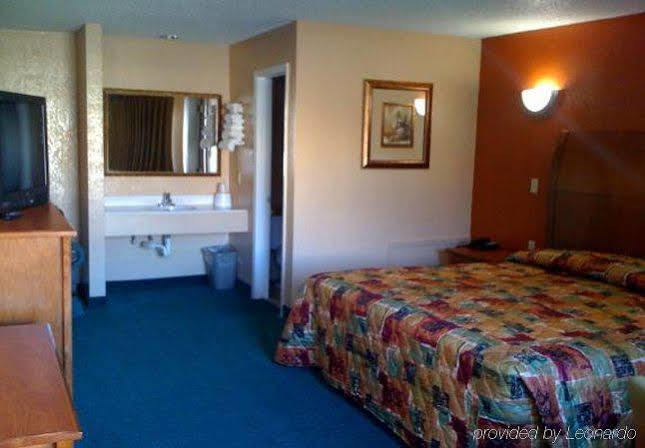Oyo Hotel Groesbeck Bagian luar foto