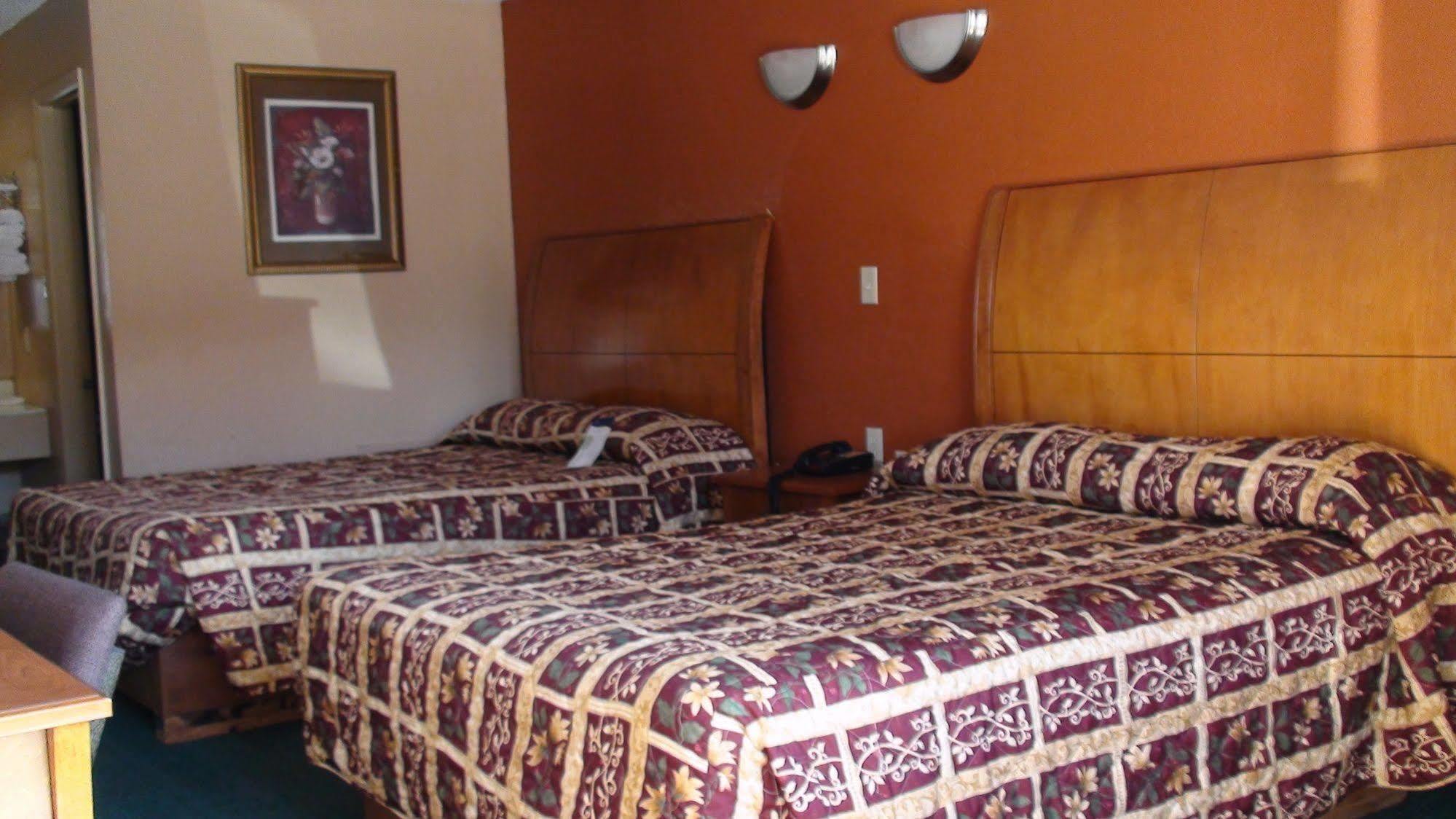 Oyo Hotel Groesbeck Bagian luar foto